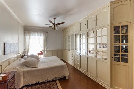 Apartamento à venda com 241m², 3 quartos e 4 vagasSuíte 1