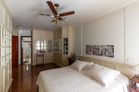 Apartamento à venda com 241m², 3 quartos e 4 vagasSuíte 1