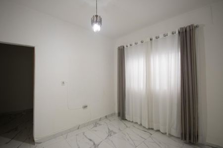 Casa para alugar com 52m², 1 quarto e sem vaga Casa para alugar com 52m², 1 quarto e sem vagaSala