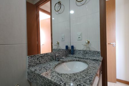 Apartamento à venda com 67m², 2 quartos e 1 vagaBanheiro da Suíte 1