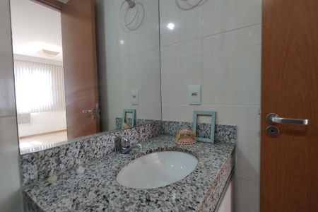 Apartamento à venda com 67m², 2 quartos e 1 vagaBanheiro da Suíte 2