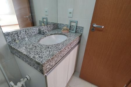 Apartamento à venda com 67m², 2 quartos e 1 vagaBanheiro da Suíte 2