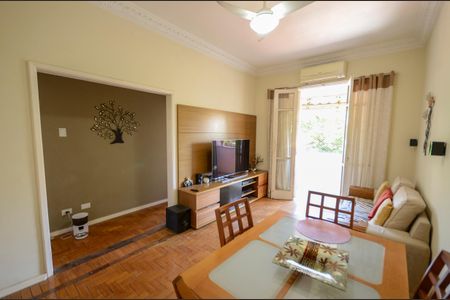 Apartamento à venda com 74m², 2 quartos e sem vagaSala