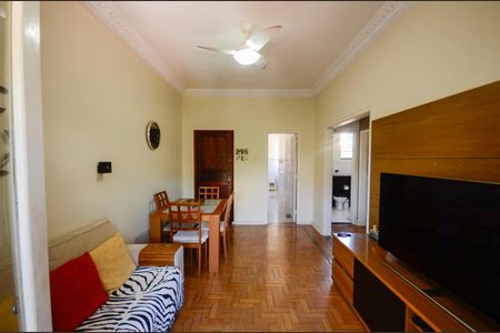 Apartamento à venda com 74m², 2 quartos e sem vagaSala