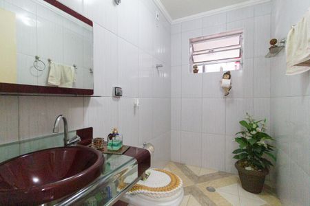 Casa à venda com 578m², 8 quartos e sem vagaBanheiro - Casa 1