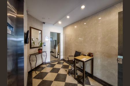 Apartamento à venda com 70m², 2 quartos e 1 vagaFachada e portaria