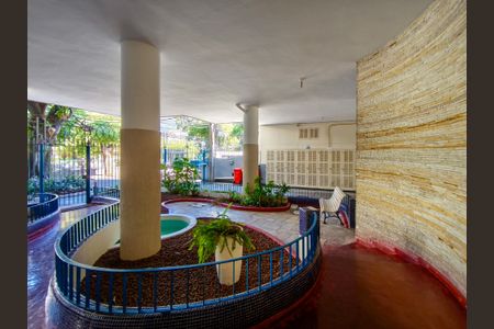 Apartamento à venda com 70m², 2 quartos e 1 vagaFachada e portaria