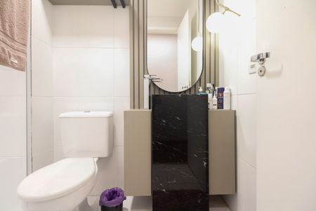 Apartamento à venda com 63m², 2 quartos e 1 vaga Apartamento à venda com 63m², 2 quartos e 1 vagaBanheiro Social