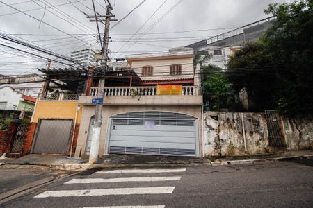 Casa à venda com 205m², 5 quartos e 3 vagasFachada