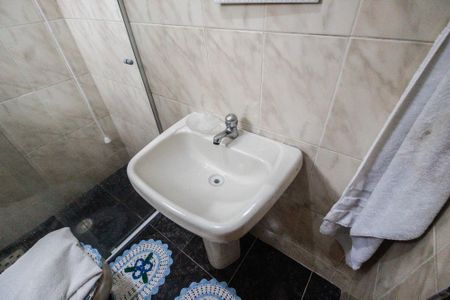 Casa à venda com 205m², 5 quartos e 3 vagasSuíte casa 1