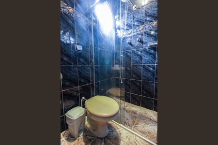 Casa à venda com 205m², 5 quartos e 3 vagasBanheiro casa 1