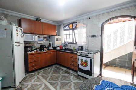 Casa à venda com 205m², 5 quartos e 3 vagasCozinha casa 1