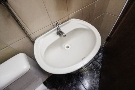 Casa à venda com 205m², 5 quartos e 3 vagasLavabo casa 1