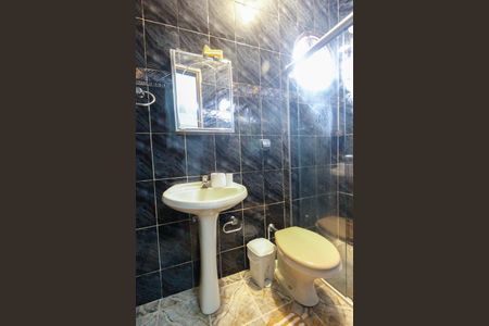 Casa à venda com 205m², 5 quartos e 3 vagasBanheiro casa 1