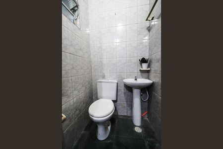 Casa à venda com 205m², 5 quartos e 3 vagasBanheiro de serviço casa 2