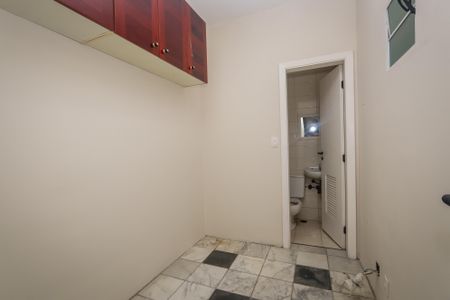 Casa de condomínio à venda com 350m², 3 quartos e 2 vagas Casa de condomínio à venda com 350m², 3 quartos e 2 vagasÁrea de Serviço