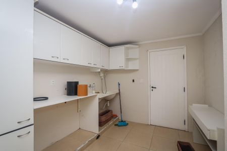 Casa de condomínio à venda com 350m², 3 quartos e 2 vagas Casa de condomínio à venda com 350m², 3 quartos e 2 vagasÁrea de Serviço