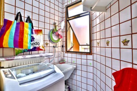 Apartamento à venda com 68m², 2 quartos e 1 vaga Apartamento à venda com 68m², 2 quartos e 1 vagaLavanderia