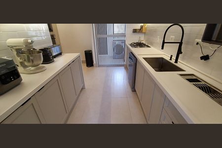 Apartamento à venda com 247m², 3 quartos e 3 vagasCozinha