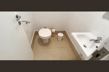 Apartamento à venda com 247m², 3 quartos e 3 vagasBanheiro de serviço