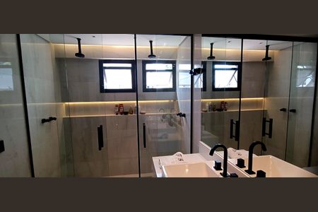 Apartamento à venda com 247m², 3 quartos e 3 vagasBanheiro da Suíte 2