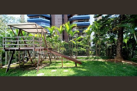 Apartamento à venda com 247m², 3 quartos e 3 vagasÁrea comum - Playground