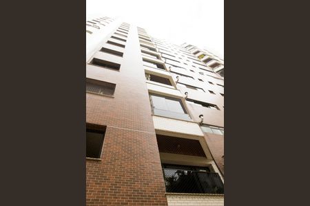 Apartamento à venda com 287m², 3 quartos e 4 vagas Apartamento à venda com 287m², 3 quartos e 4 vagasFachada