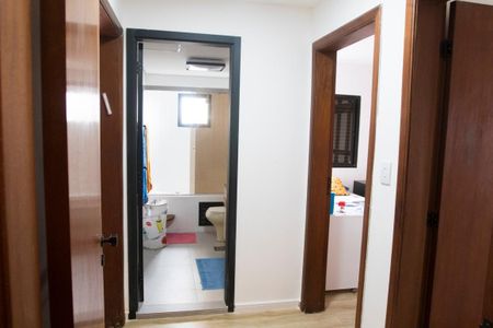 Apartamento à venda com 287m², 3 quartos e 4 vagas Apartamento à venda com 287m², 3 quartos e 4 vagasHall