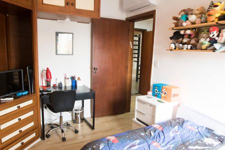 Apartamento à venda com 287m², 3 quartos e 4 vagas Apartamento à venda com 287m², 3 quartos e 4 vagasQuarto 2