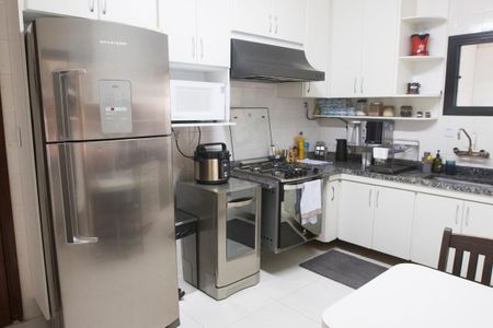 Apartamento à venda com 287m², 3 quartos e 4 vagas Apartamento à venda com 287m², 3 quartos e 4 vagasCozinha