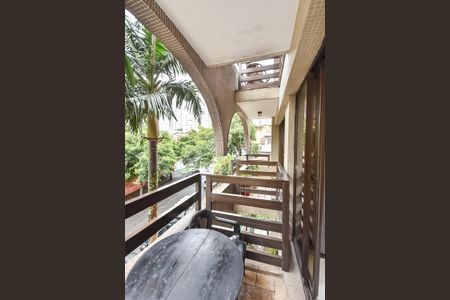 Apartamento à venda com 90m², 3 quartos e 2 vagasVaranda