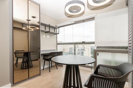 Studio à venda com 32m², 1 quarto e sem vaga Studio à venda com 32m², 1 quarto e sem vagaVaranda