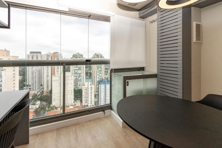 Studio à venda com 32m², 1 quarto e sem vaga Studio à venda com 32m², 1 quarto e sem vagaVaranda