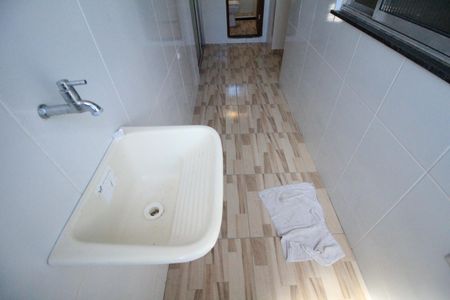 Casa para alugar com 50m², 2 quartos e 1 vagaÁrea de Serviço