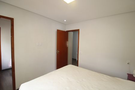 Casa para alugar com 300m², 2 quartos e 2 vagasQuarto 1