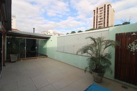 Casa para alugar com 300m², 2 quartos e 2 vagasQuintal