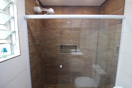 Casa para alugar com 300m², 2 quartos e 2 vagasBanheiro