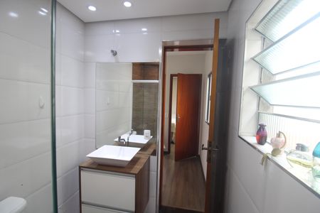 Casa para alugar com 300m², 2 quartos e 2 vagasBanheiro