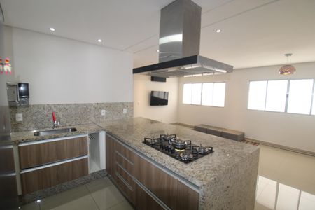 Casa para alugar com 300m², 2 quartos e 2 vagasSala / Cozinha