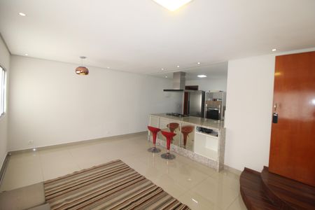 Casa para alugar com 300m², 2 quartos e 2 vagasSala / Cozinha
