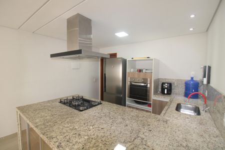 Casa para alugar com 300m², 2 quartos e 2 vagasSala / Cozinha