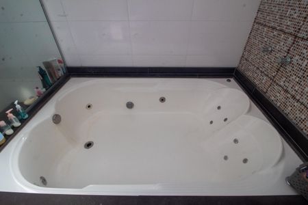 Casa à venda com 300m², 3 quartos e 1 vagaBanheiro do Quarto 1