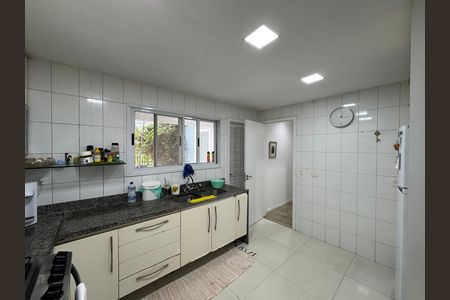 Casa de condomínio à venda com 168m², 4 quartos e 2 vagas Casa de condomínio à venda com 168m², 4 quartos e 2 vagasCozinha