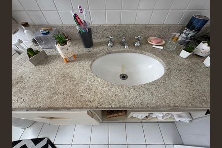 Casa de condomínio à venda com 168m², 4 quartos e 2 vagas Casa de condomínio à venda com 168m², 4 quartos e 2 vagasSuite 1 - Banheiro