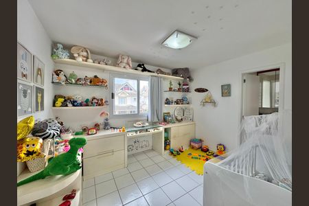 Casa de condomínio à venda com 168m², 4 quartos e 2 vagas Casa de condomínio à venda com 168m², 4 quartos e 2 vagasSuite 2 (Canadense)