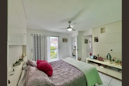 Casa de condomínio à venda com 168m², 4 quartos e 2 vagas Casa de condomínio à venda com 168m², 4 quartos e 2 vagasSuite 1