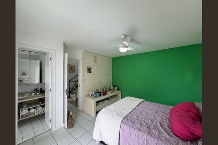 Casa de condomínio à venda com 168m², 4 quartos e 2 vagas Casa de condomínio à venda com 168m², 4 quartos e 2 vagasSuite 1