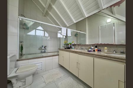 Casa de condomínio à venda com 168m², 4 quartos e 2 vagas Casa de condomínio à venda com 168m², 4 quartos e 2 vagasSuite 4 - Banheiro
