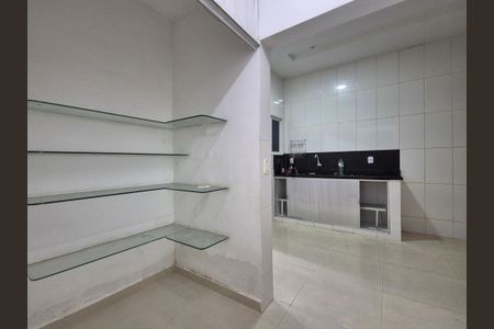 Casa de condomínio à venda com 105m², 2 quartos e 1 vagaCozinha
