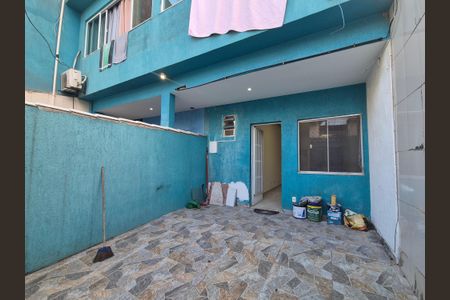 Casa de condomínio à venda com 105m², 2 quartos e 1 vagaEntrada